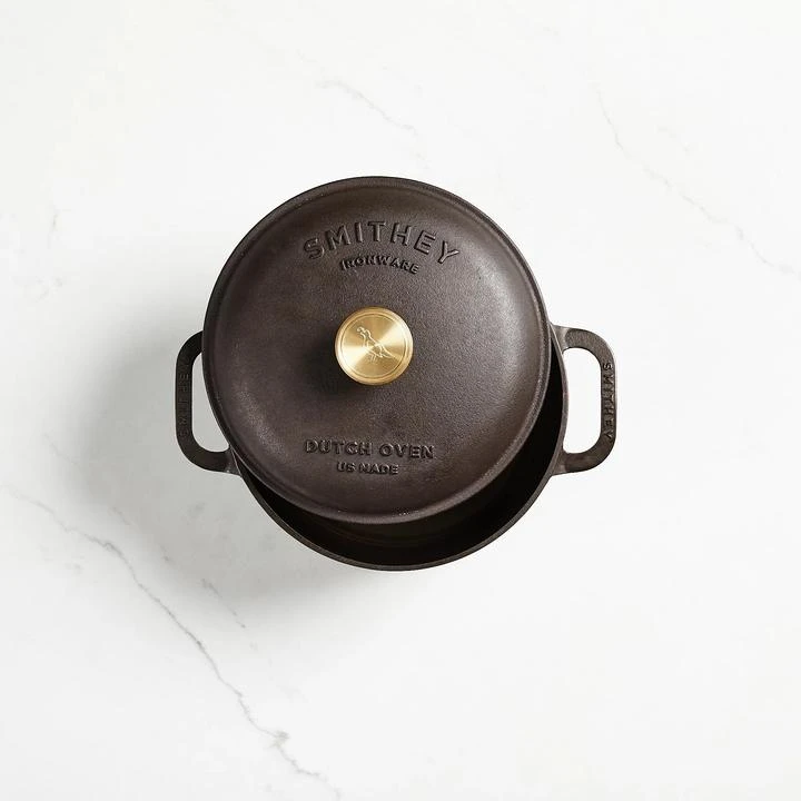 Smithey Ironware Co Smithey Ironware 5.5 Qt. Dutch Oven 3 Smithey Ironware Co Smithey Ironware 5.5 Qt. Dutch Oven