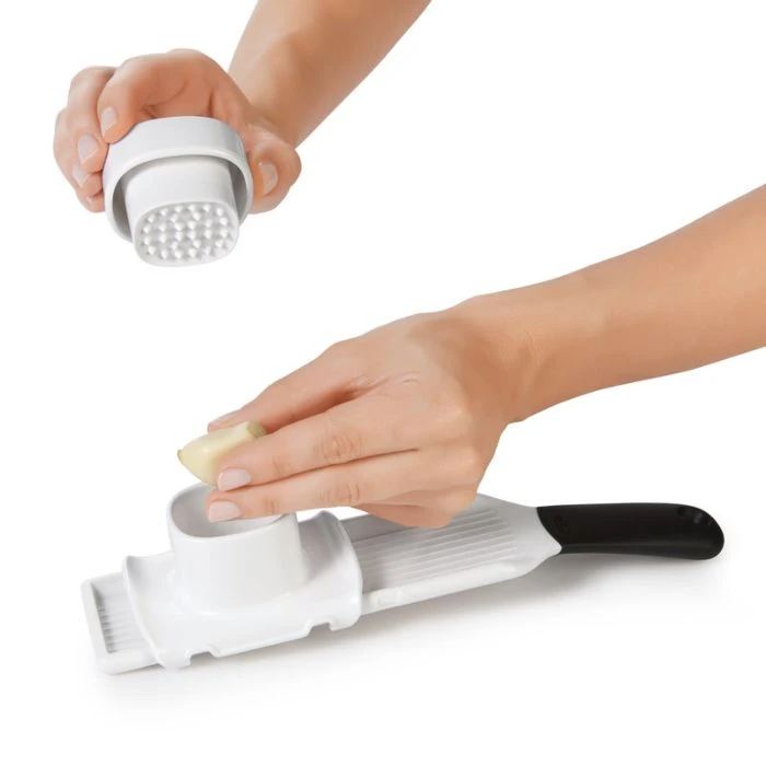 OXO Good Grips Garlic Slicer 2 OXO Good Grips Garlic Slicer