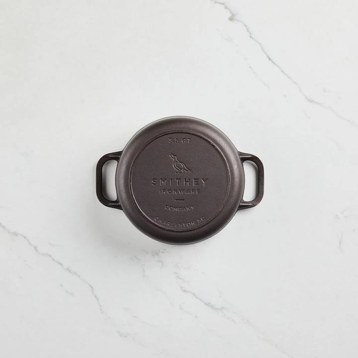 Smithey Ironware Co Smithey Ironware 3.5 Qt. Dutch Oven 4 Smithey Ironware Co Smithey Ironware 3.5 Qt. Dutch Oven