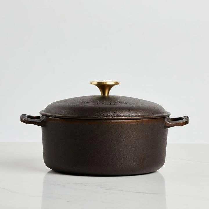 Smithey Ironware Co Smithey Ironware 3.5 Qt. Dutch Oven 3 Smithey Ironware Co Smithey Ironware 3.5 Qt. Dutch Oven