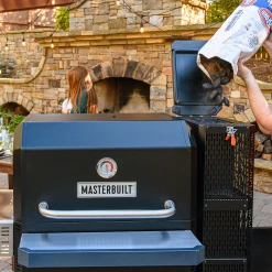 Masterbuilt Gravity Series™ 1050 Digital Charcoal Grill + Smoker 2 Masterbuilt Gravity Series™ 1050 Digital Charcoal Grill + Smoker
