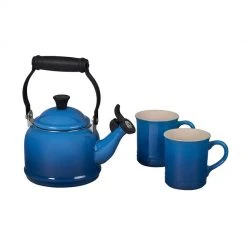 Le Creuset Demi Kettle And Mugs Set 10 Le Creuset Demi Kettle And Mugs Set