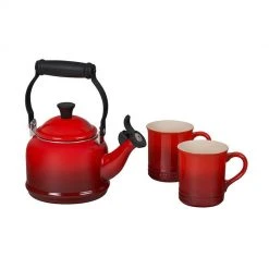 Le Creuset Demi Kettle And Mugs Set 11 Le Creuset Demi Kettle And Mugs Set