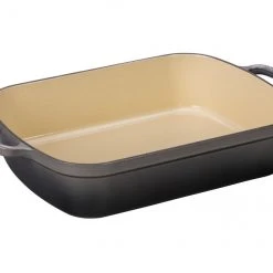 Le Creuset Signature Roaster 5 1/4 Qt. Cast Iron